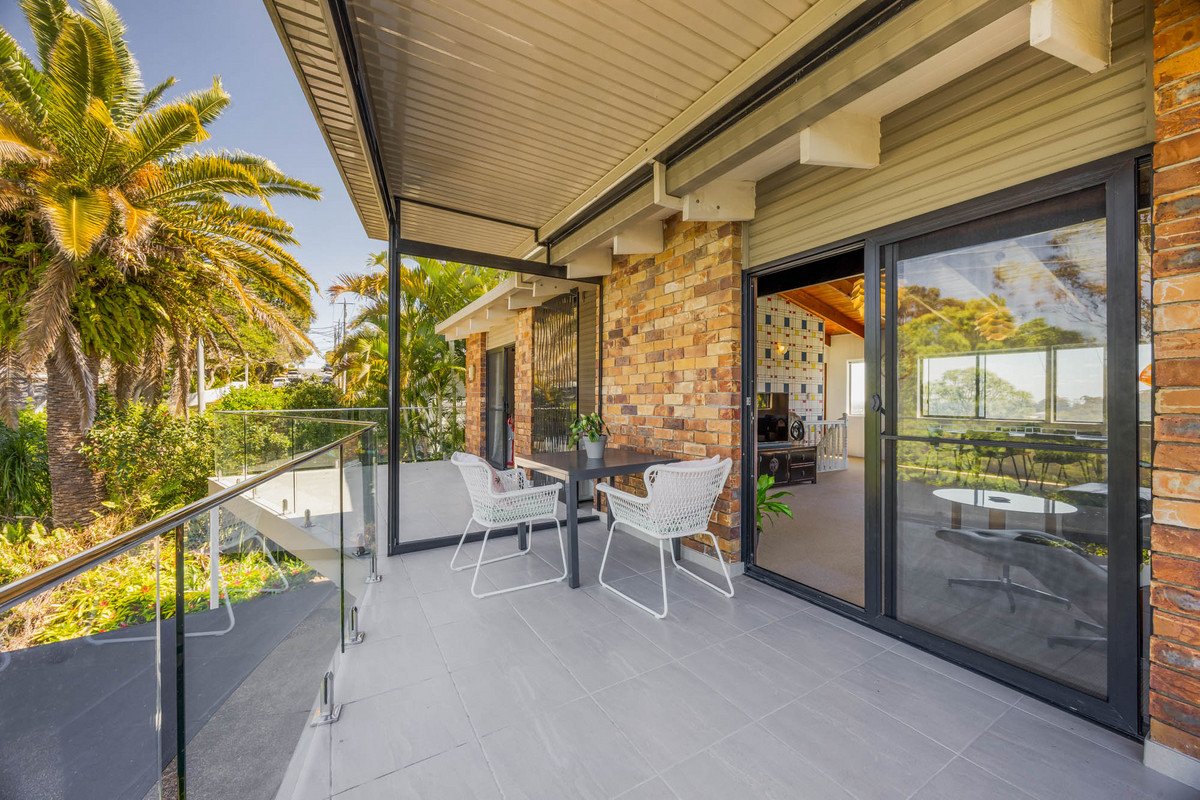 7 Vantage Point Drive Burleigh Heads 11