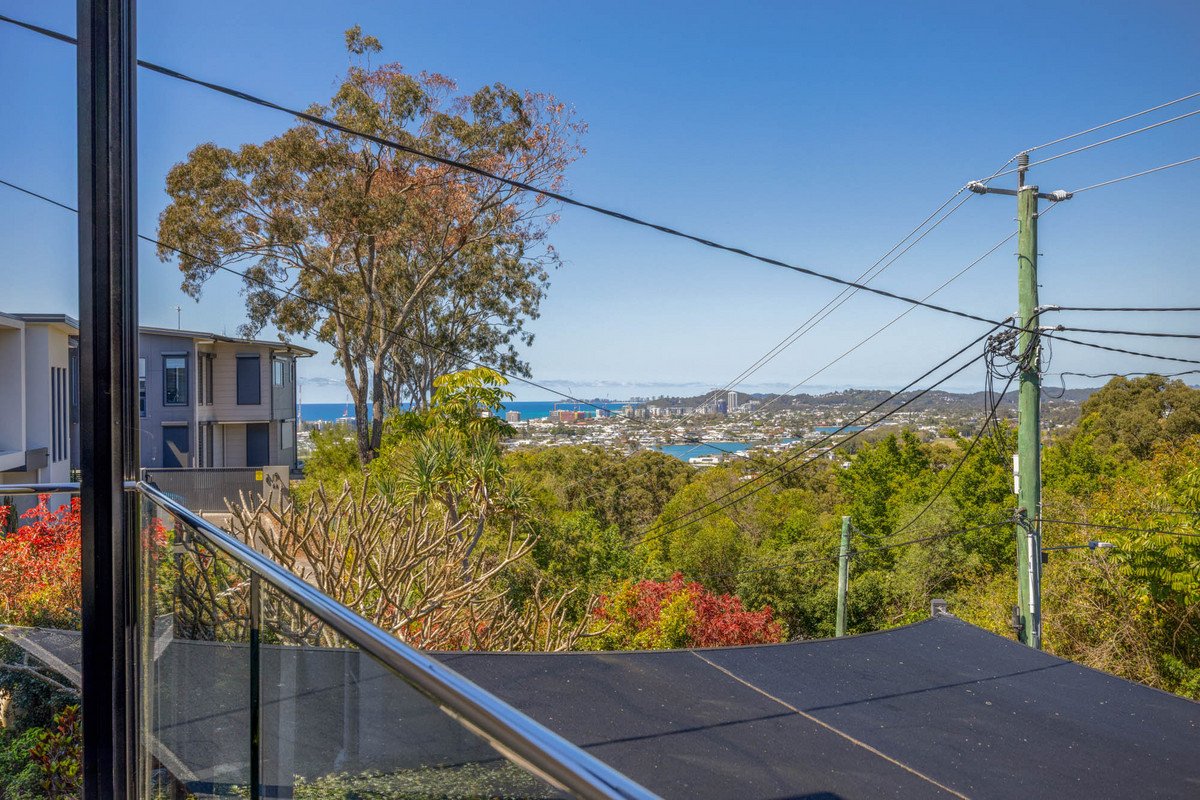 7 Vantage Point Drive Burleigh Heads 12
