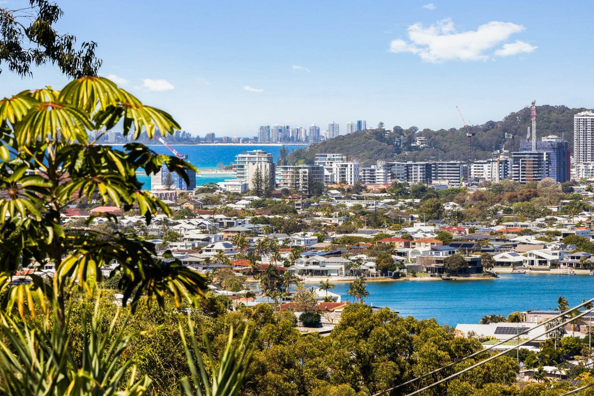 7 Vantage Point Drive Burleigh Heads 13