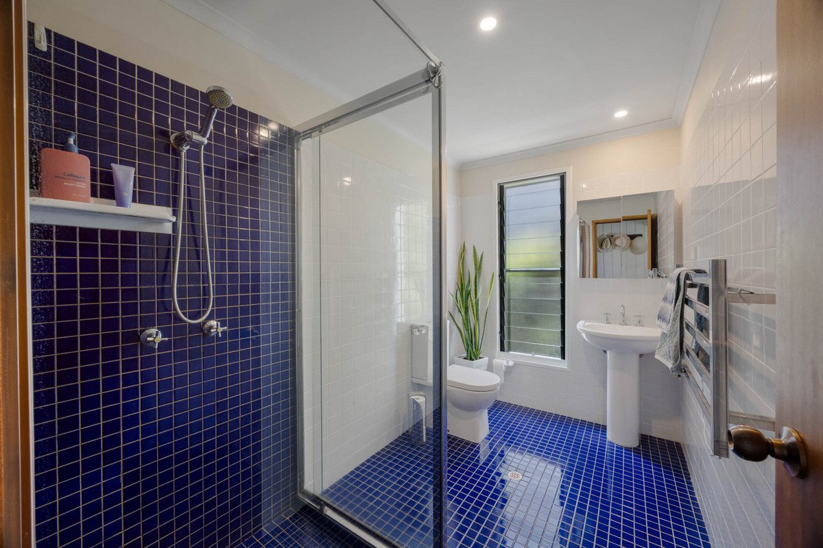 7 Vantage Point Drive Burleigh Heads 26
