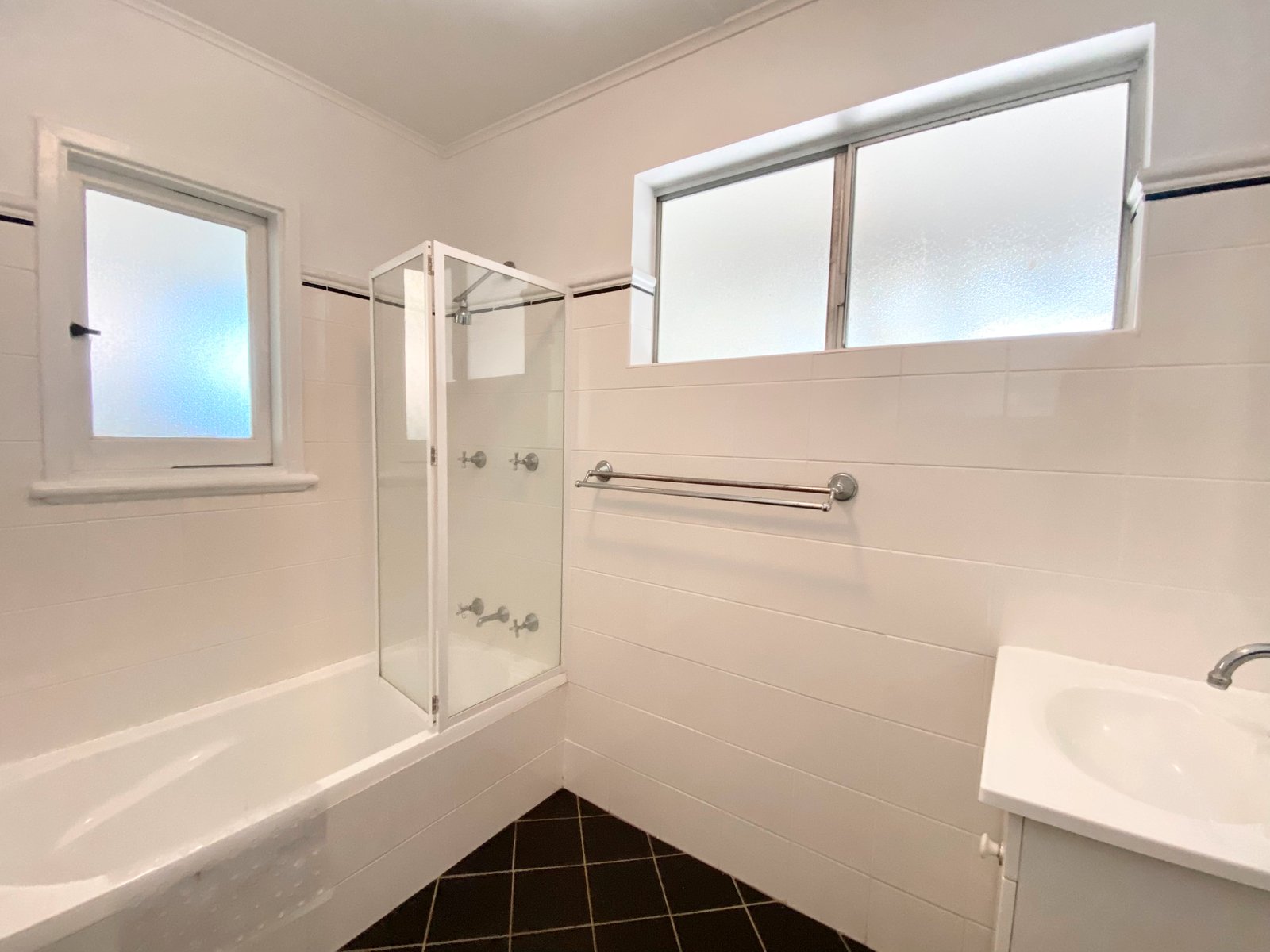 7 Victor Parade SHOAL BAY 11