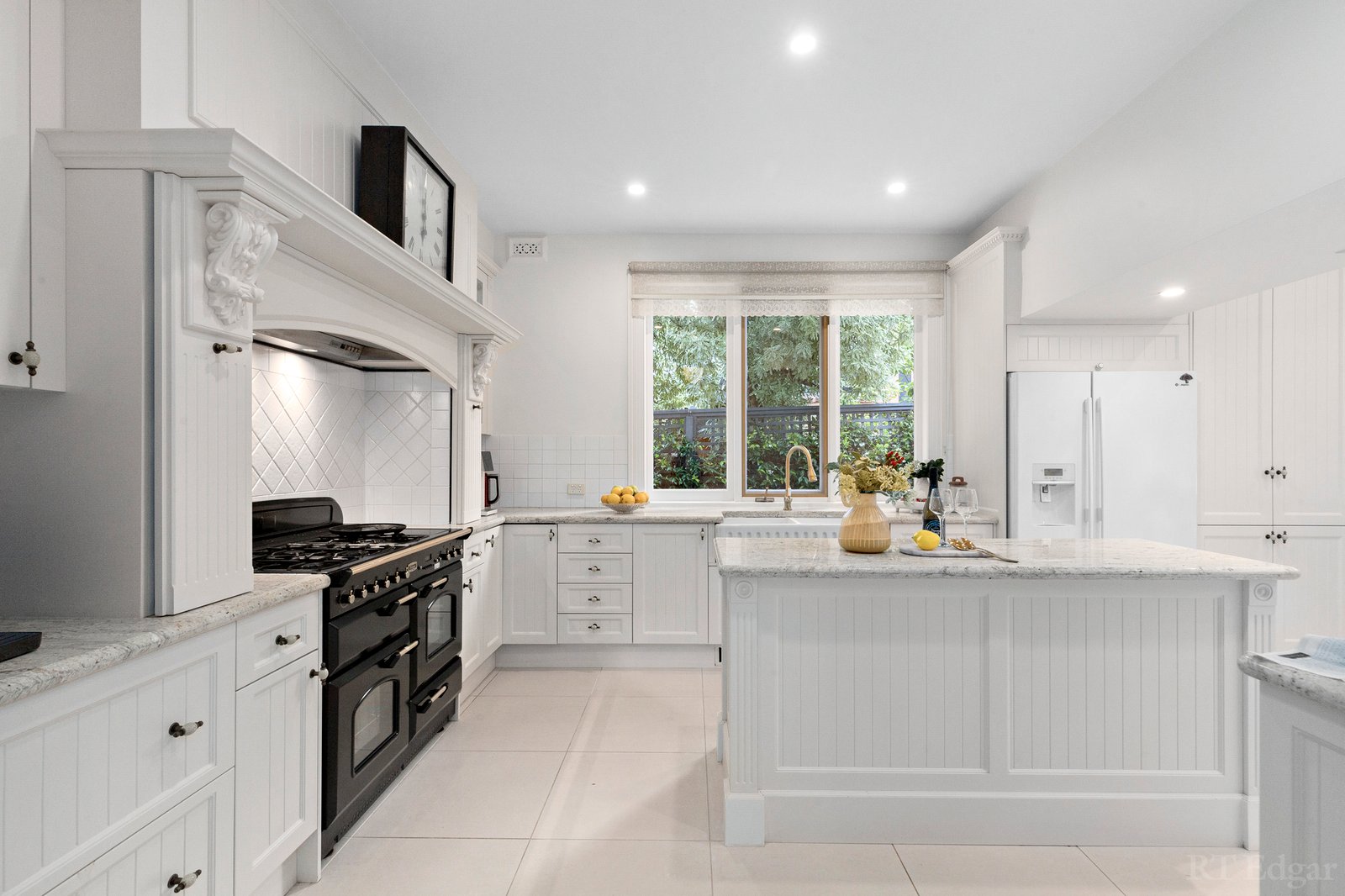 Real Estate and Property in 7 Victoria Avenue, Canterbury, VIC