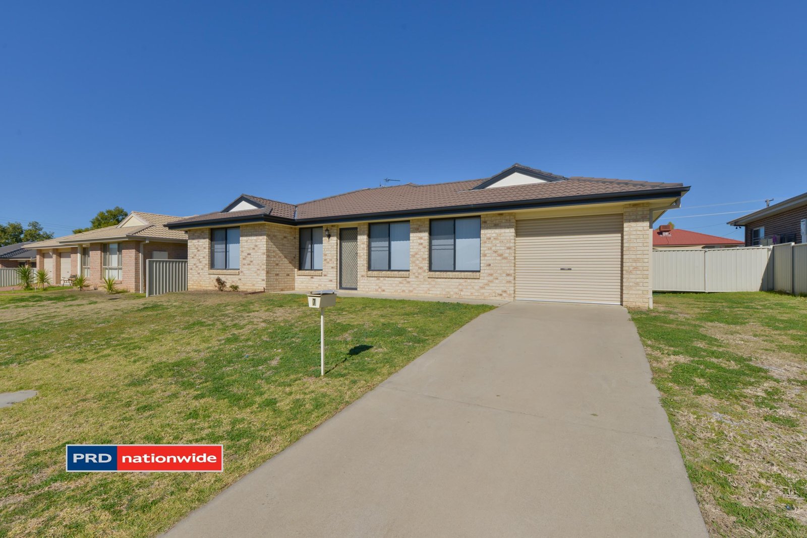 7 Warburton Drive TAMWORTH 1