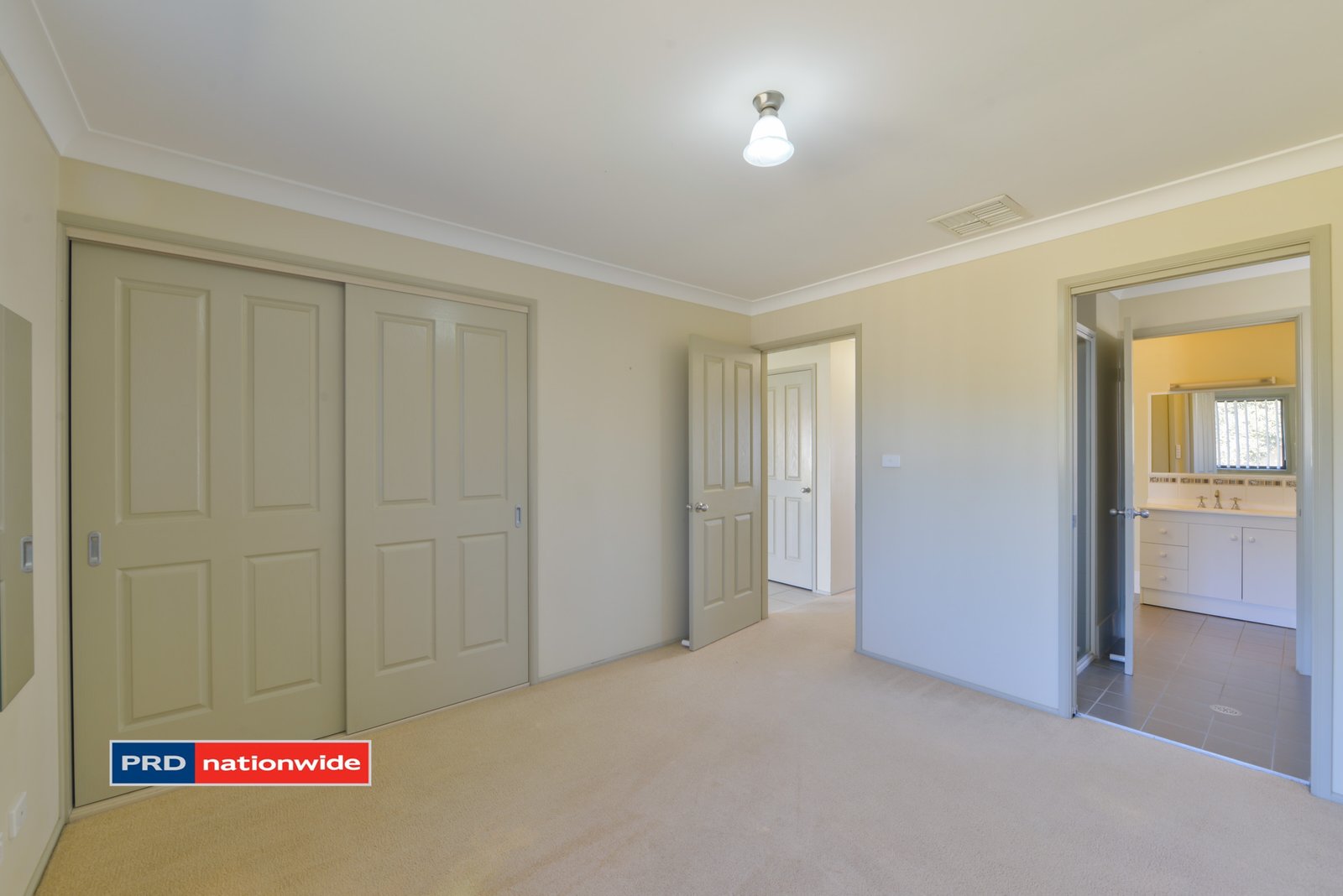 7 Warburton Drive TAMWORTH 6