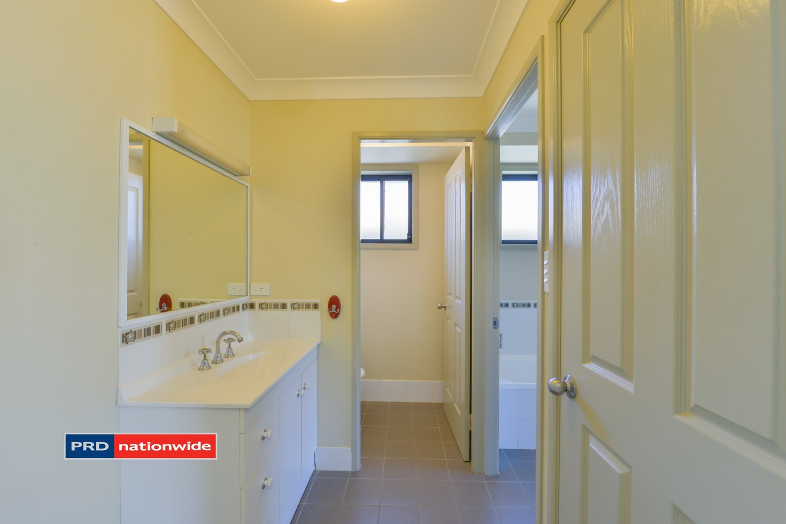 7 Warburton Drive TAMWORTH 7
