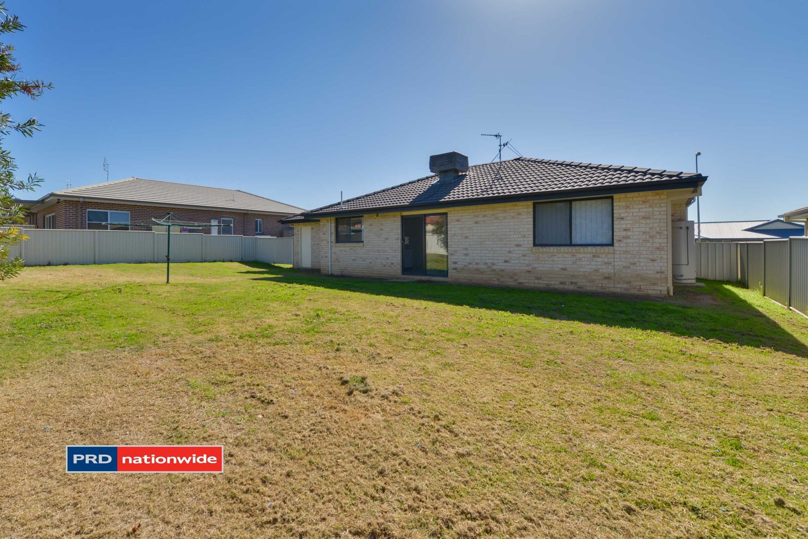 7 Warburton Drive TAMWORTH 11