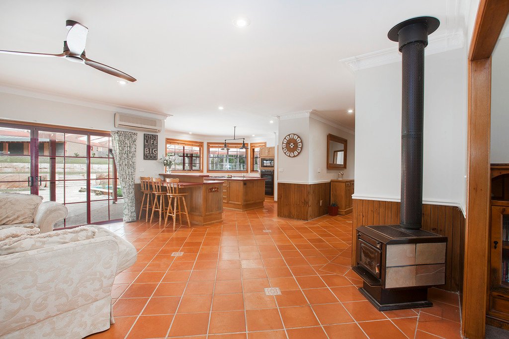 7 Warrigal Close BRANDY HILL 13