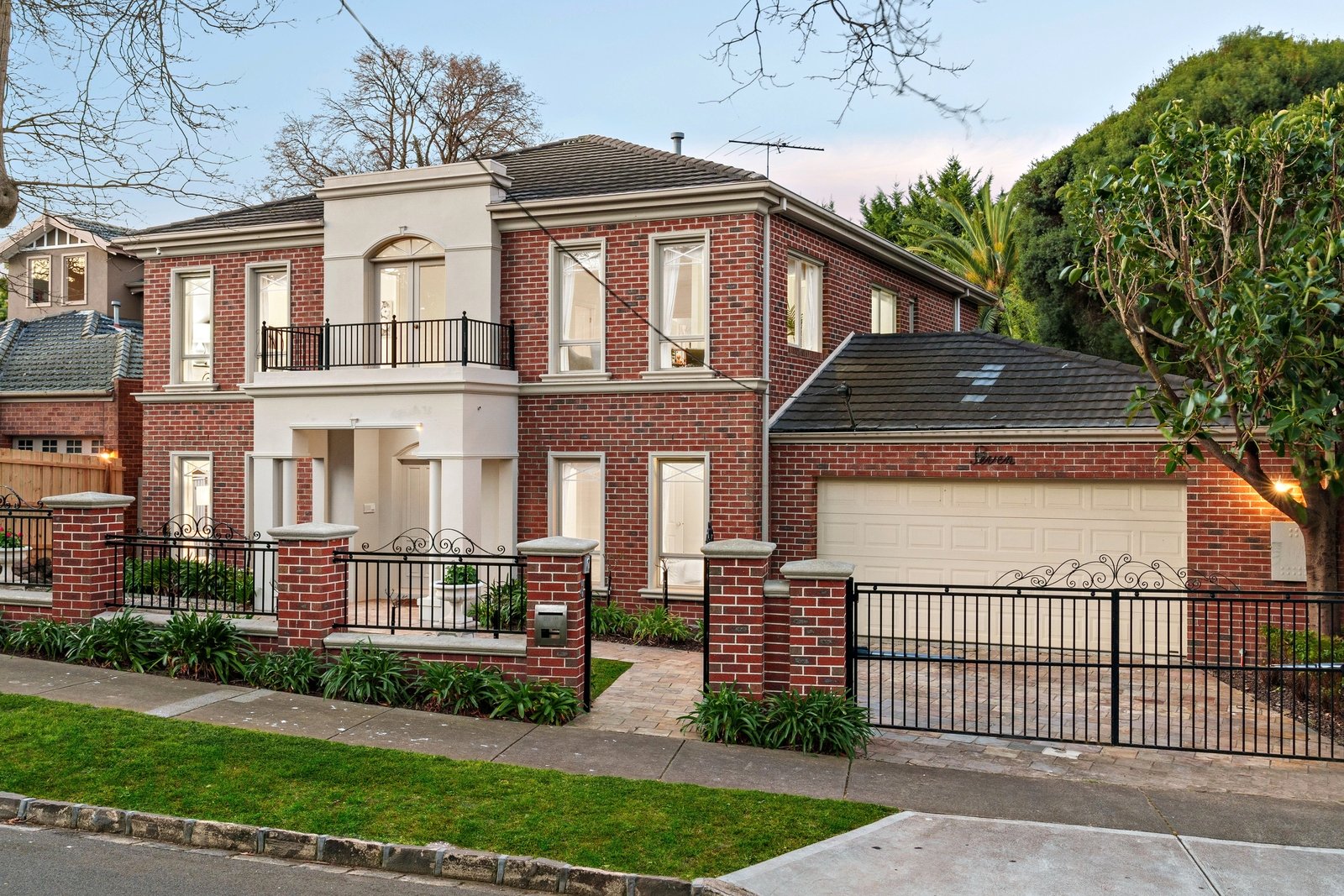 Real Estate and Property in 7 Woodlands Avenue, Camberwell, VIC