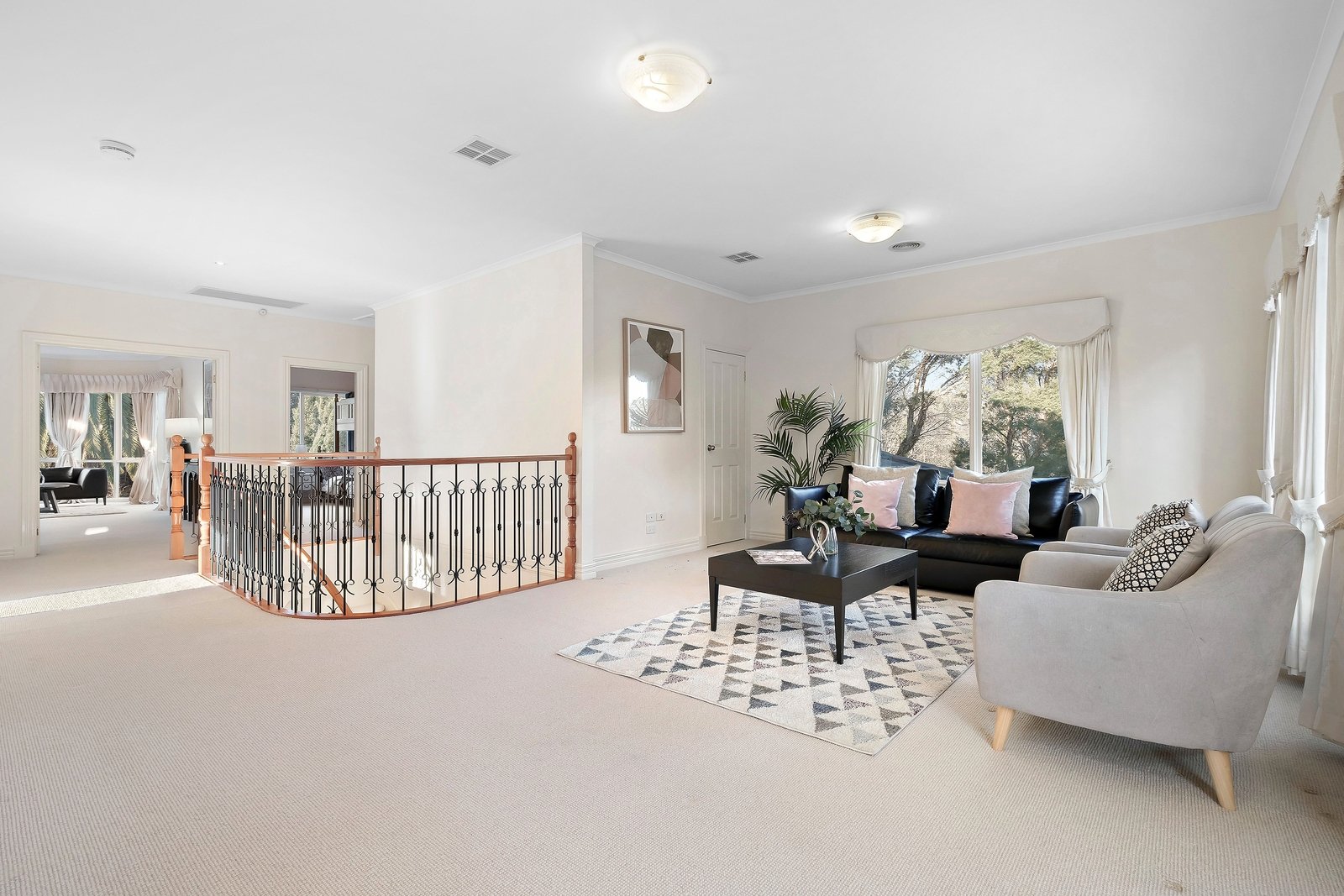 Real Estate and Property in 7 Woodlands Avenue, Camberwell, VIC