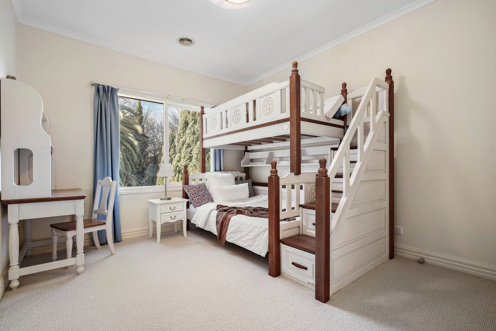 Real Estate and Property in 7 Woodlands Avenue, Camberwell, VIC