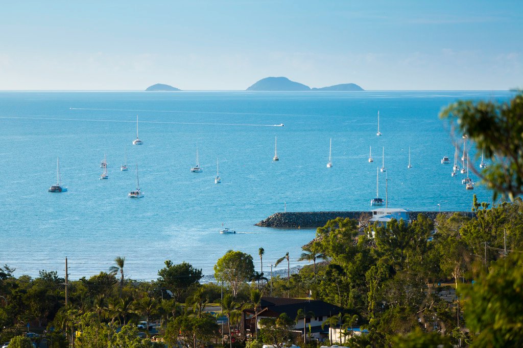 7 Woodwark Crescent CANNONVALE 2