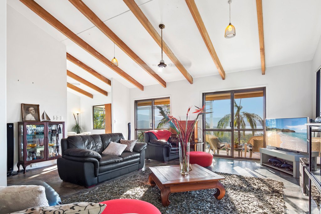 7 Woodwark Crescent CANNONVALE 3