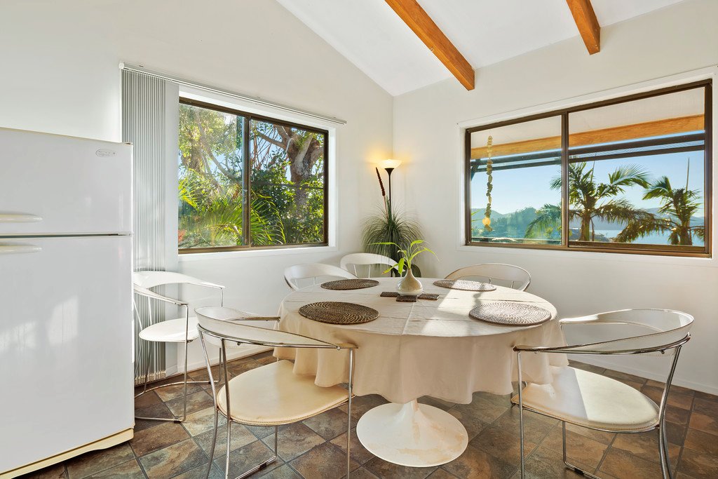 7 Woodwark Crescent CANNONVALE 6