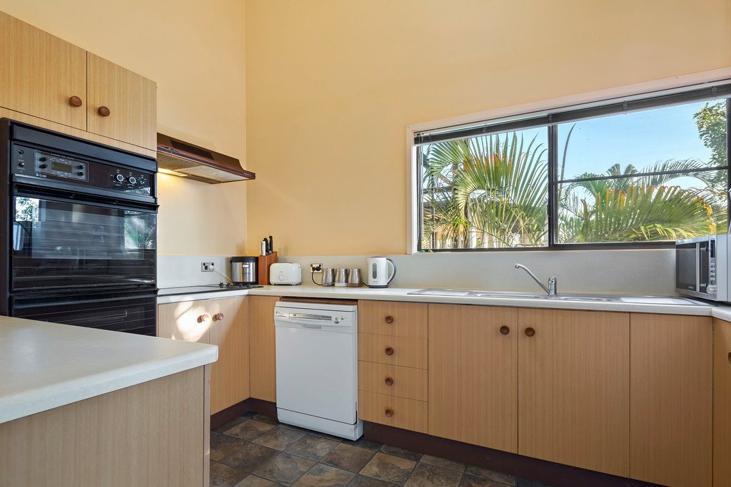 7 Woodwark Crescent CANNONVALE 7