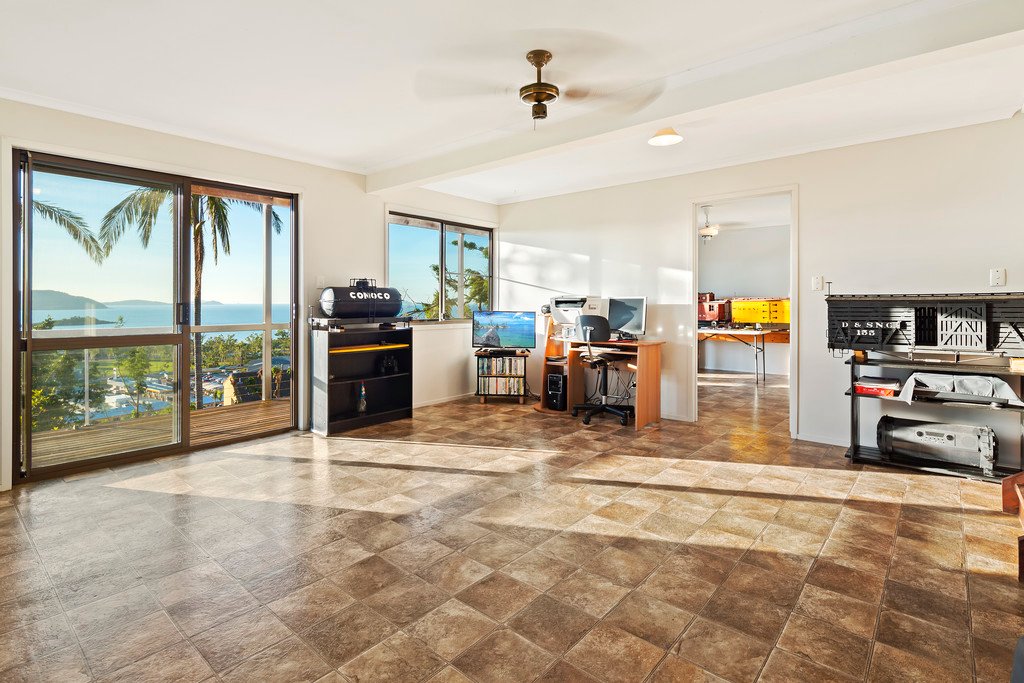 7 Woodwark Crescent CANNONVALE 15