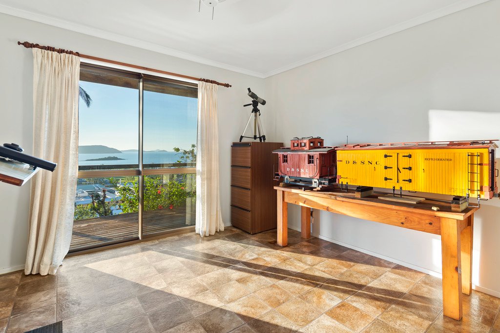 7 Woodwark Crescent CANNONVALE 16