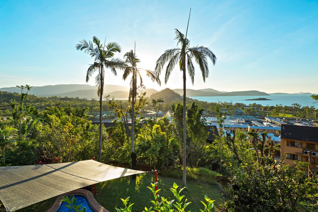 7 Woodwark Crescent CANNONVALE 17