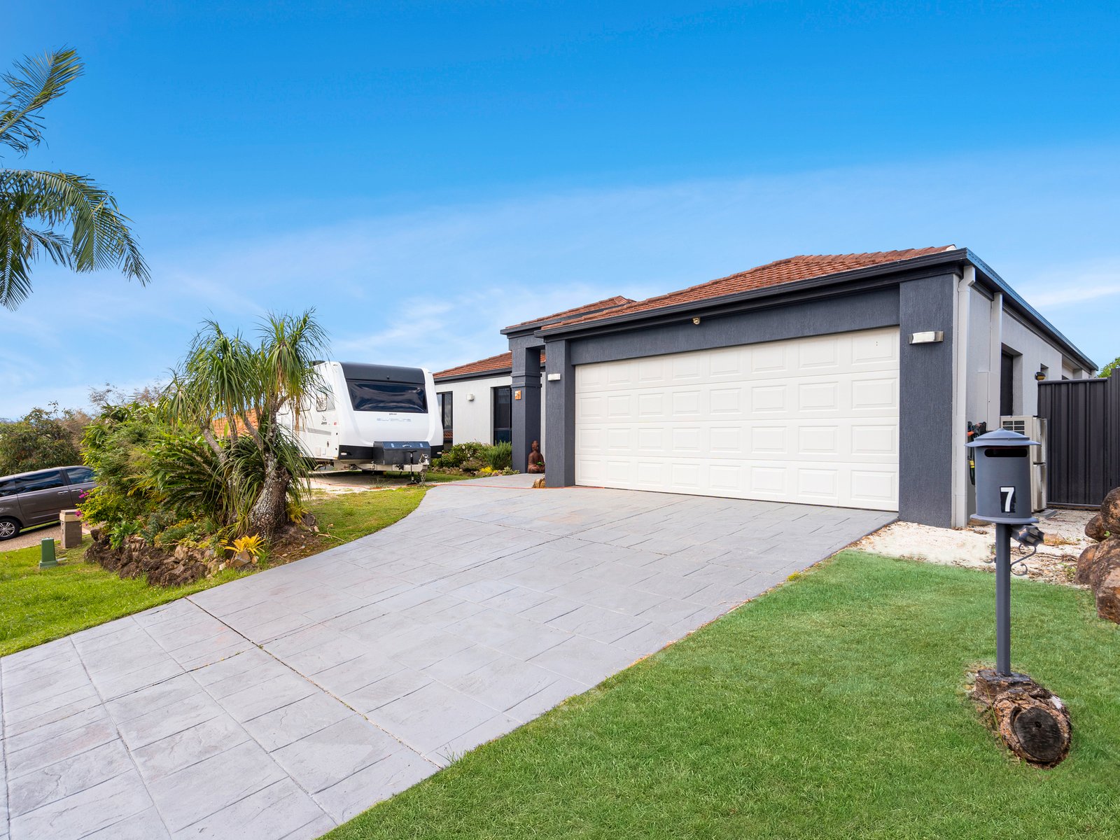 7 Wyara Close ELANORA 1