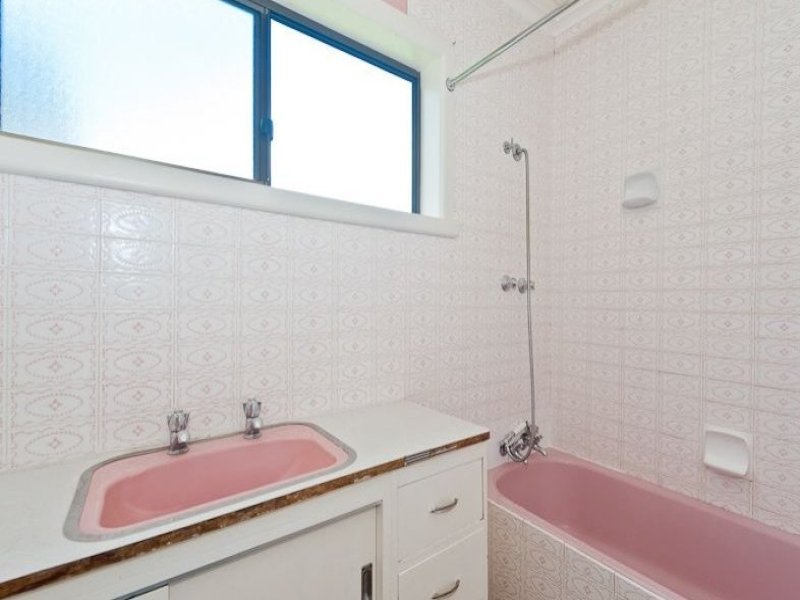 7 Wyralla Court AUSTINS FERRY 8