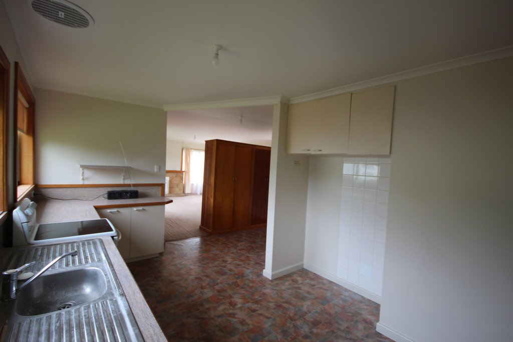 7 Wyralla Court AUSTINS FERRY 3