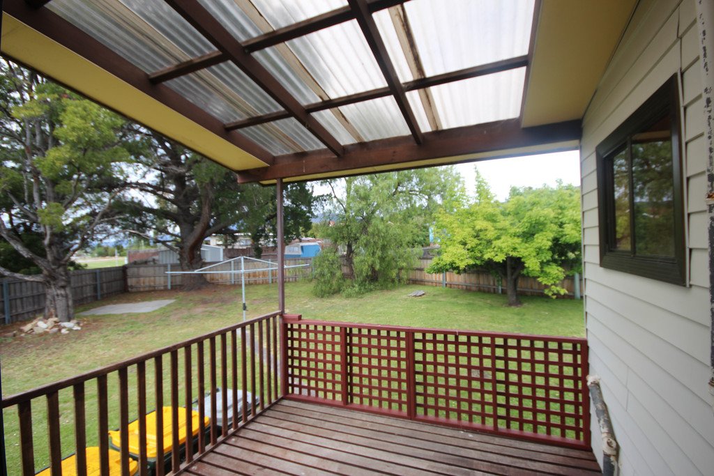 7 Wyralla Court AUSTINS FERRY 9