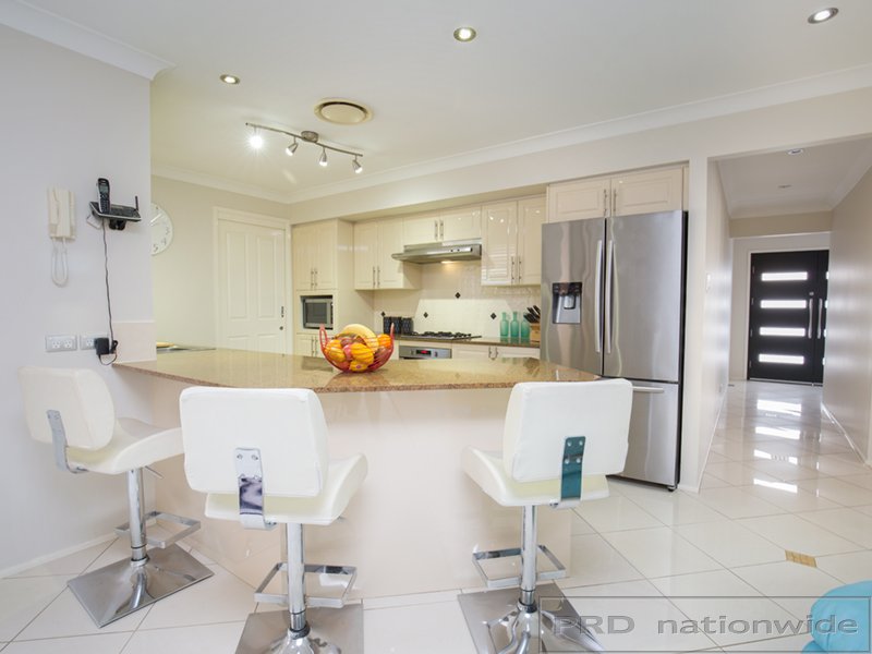 7 Yaldara Avenue THORNTON 5