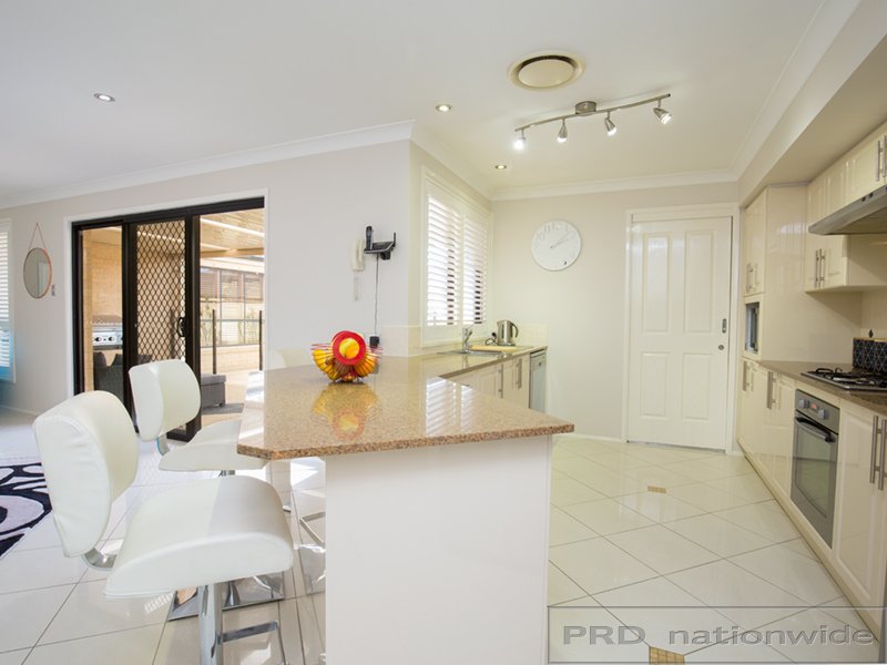 7 Yaldara Avenue THORNTON 6