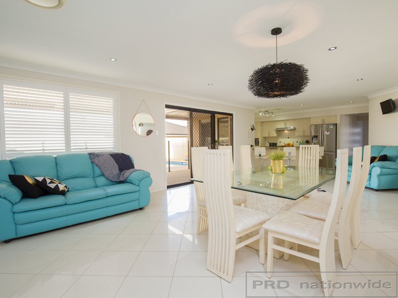 7 Yaldara Avenue THORNTON 8