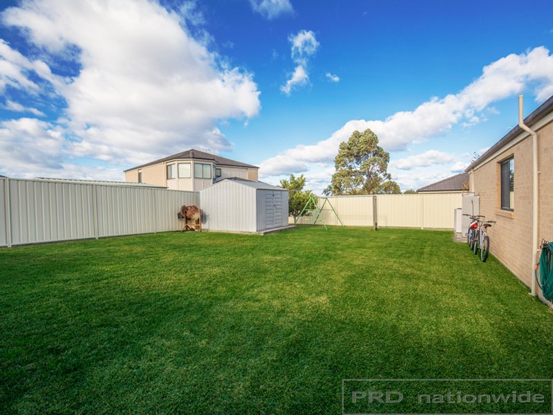 7 Yaldara Avenue THORNTON 13