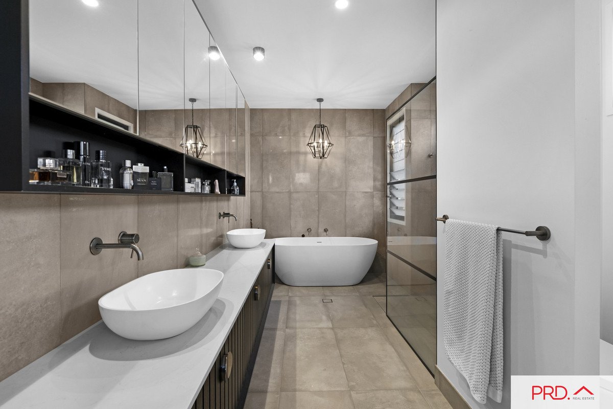 70 Acanthus Avenue Burleigh Heads 11