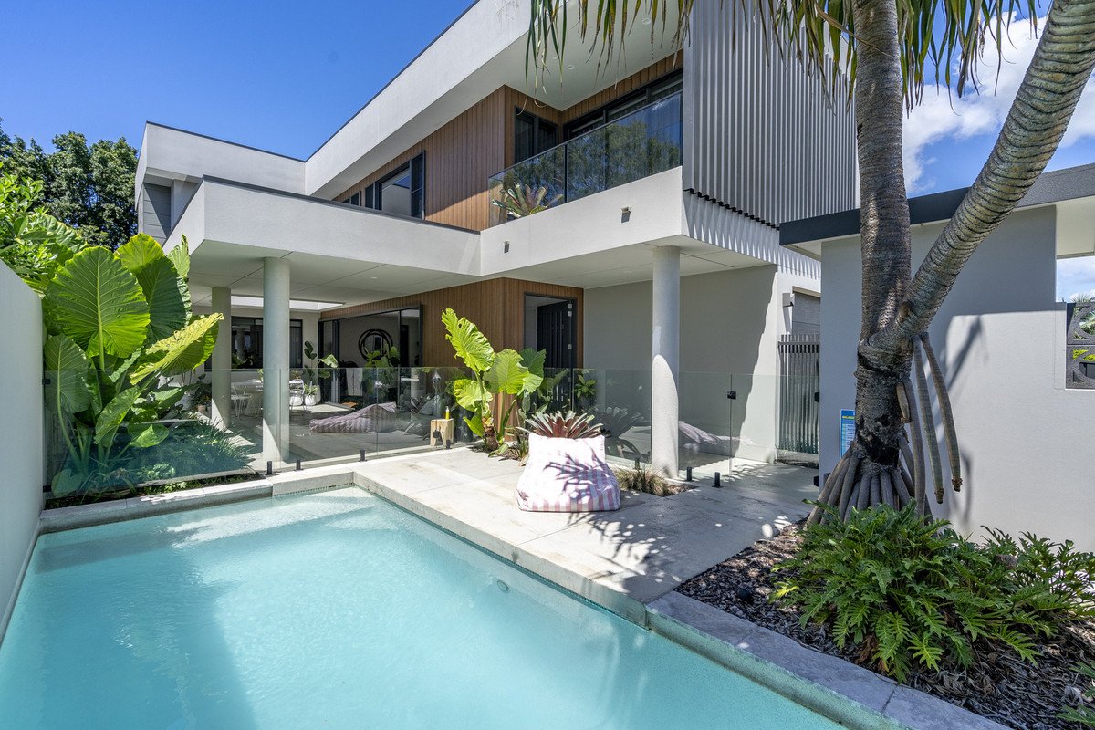 70 Acanthus Avenue Burleigh Heads 2