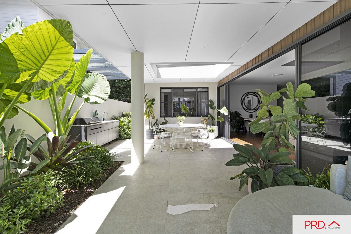 70 Acanthus Avenue Burleigh Heads 1