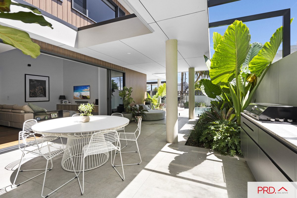 70 Acanthus Avenue Burleigh Heads 3