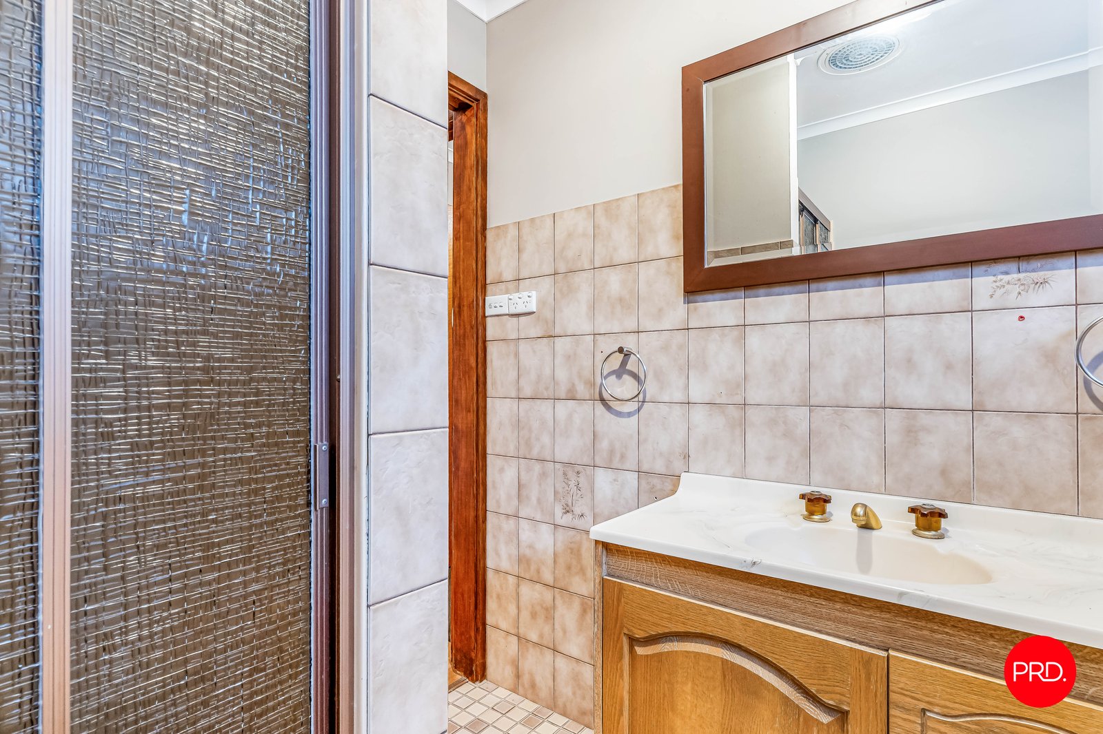 70 Bennett  LONG GULLY 14