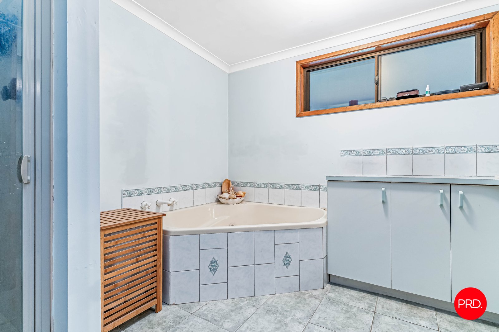 70 Bennett  LONG GULLY 18