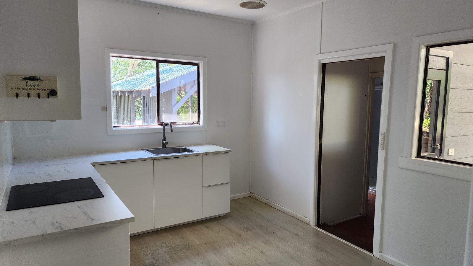 70 Carey Street TUMUT 4