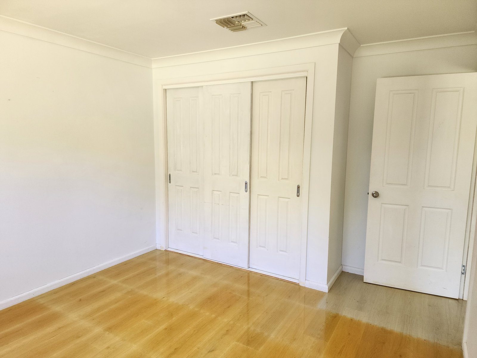 70 Carey Street TUMUT 7