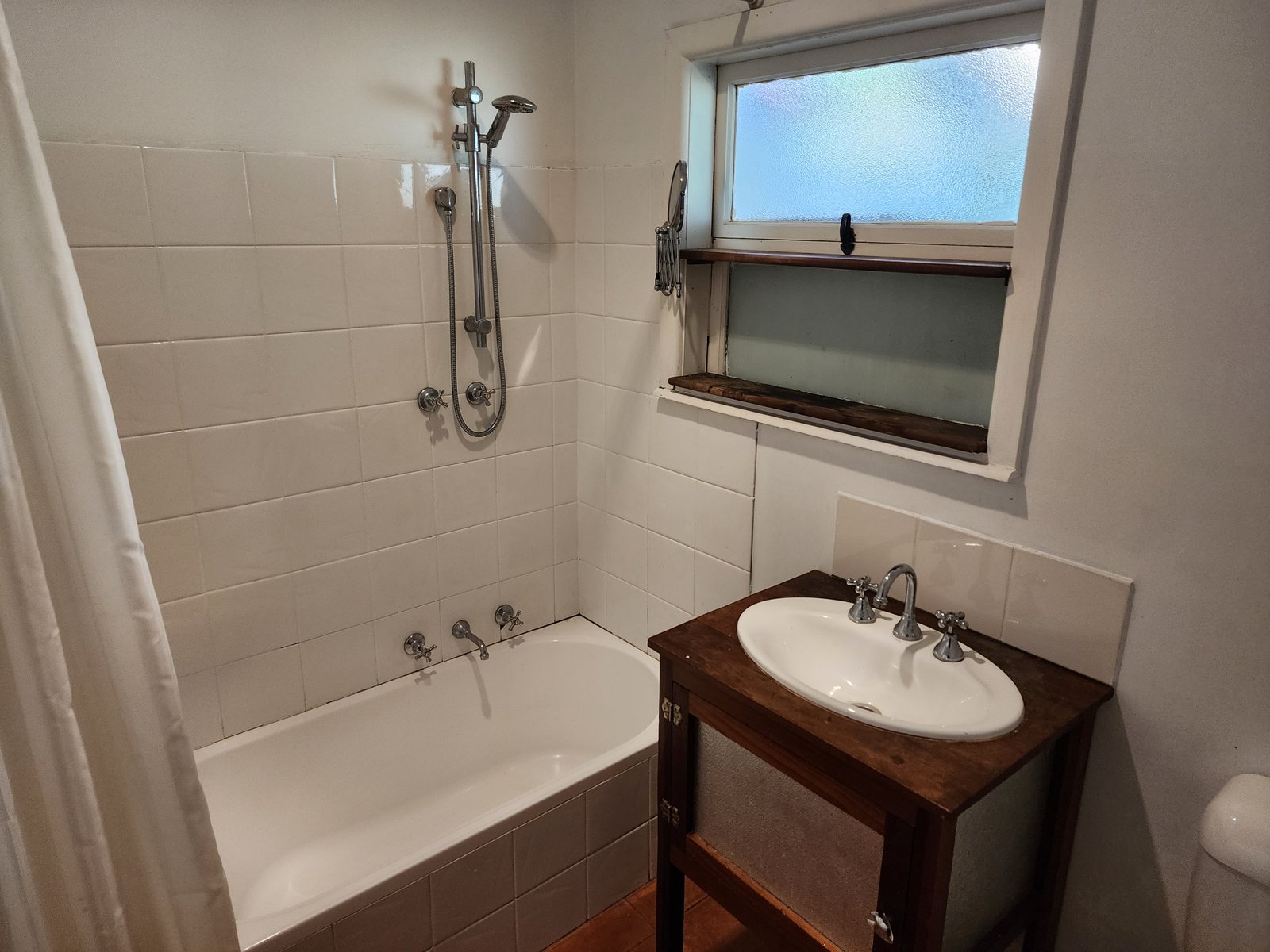 70 Carey Street TUMUT 8