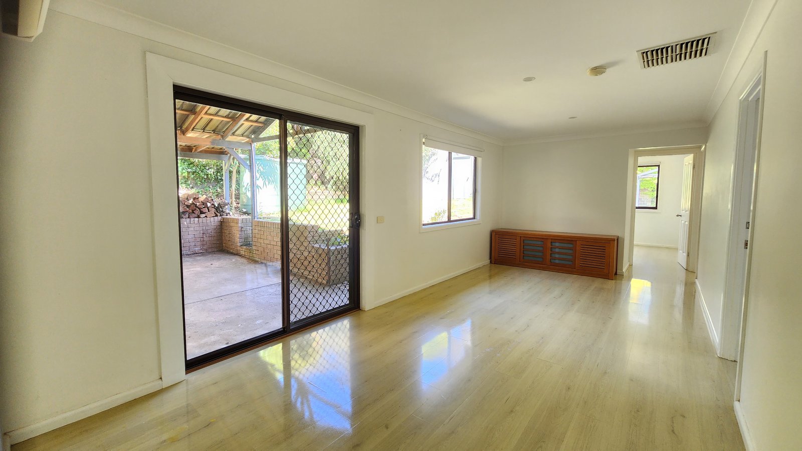 70 Carey Street TUMUT 11