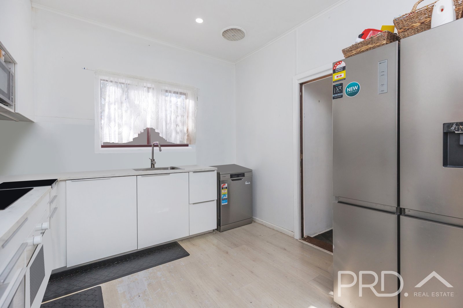 70 Carey Street TUMUT 7