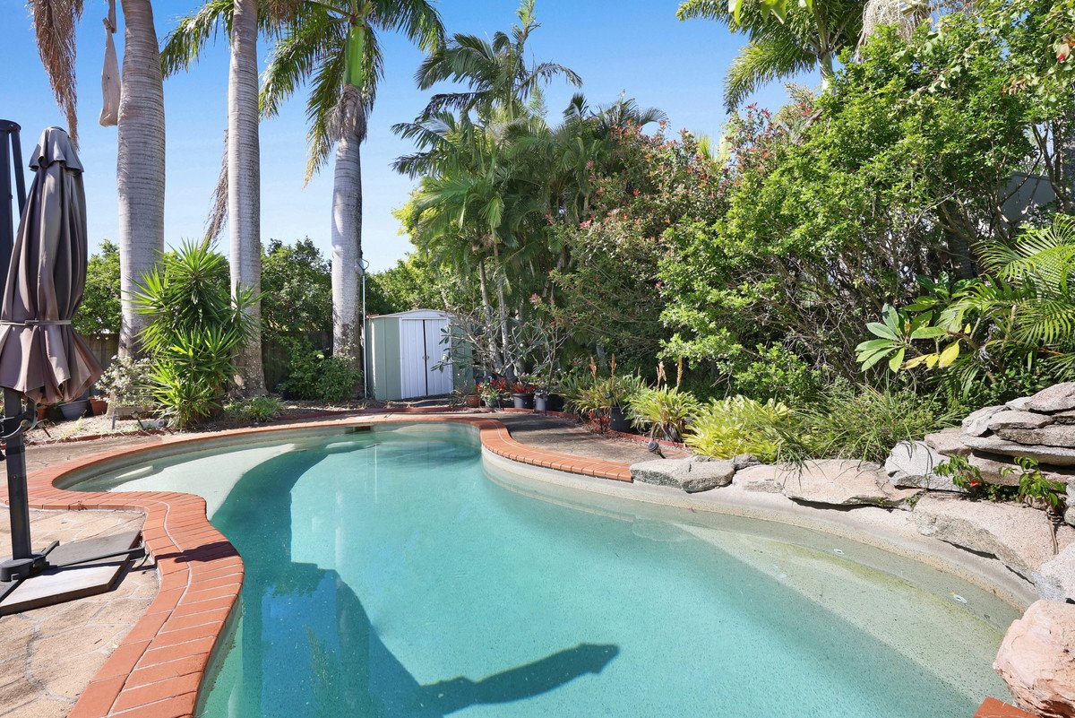 70 Coronet Crescent Burleigh Waters 2