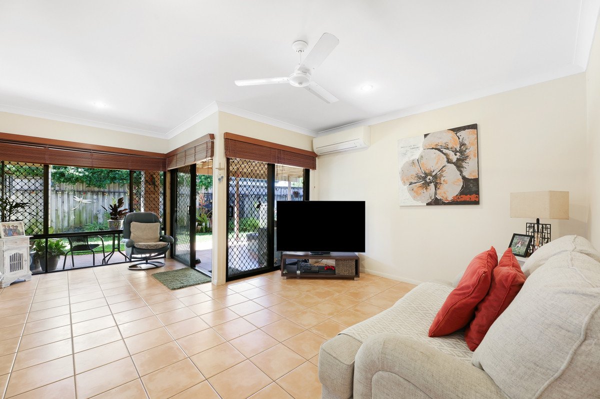 70 Coronet Crescent Burleigh Waters 6
