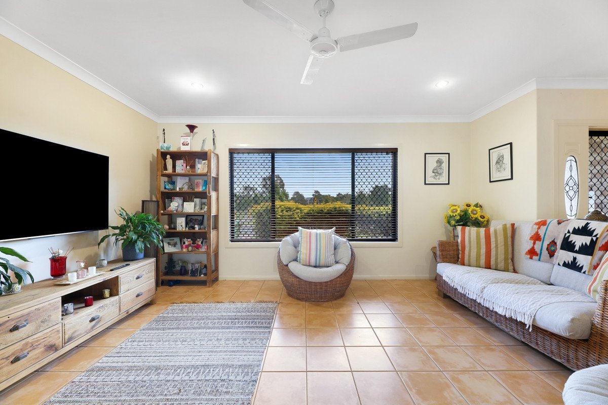 70 Coronet Crescent Burleigh Waters 9