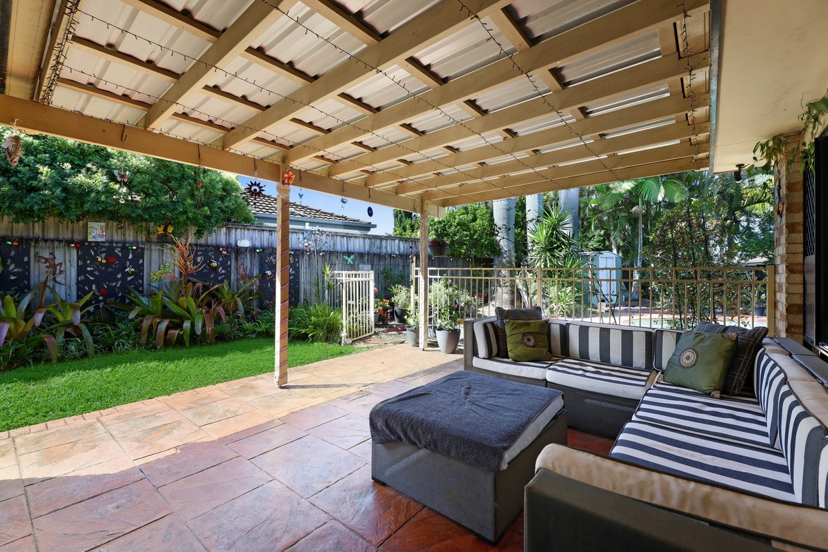 70 Coronet Crescent Burleigh Waters 12