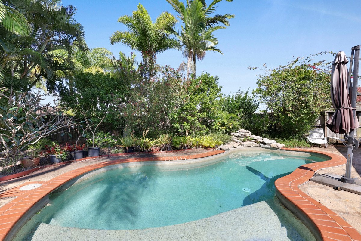 70 Coronet Crescent Burleigh Waters 13