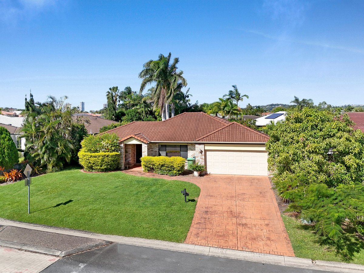 70 Coronet Crescent Burleigh Waters 19