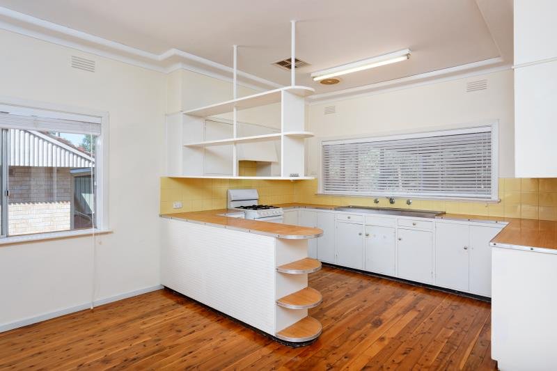 70 Grove Street KOORINGAL 4