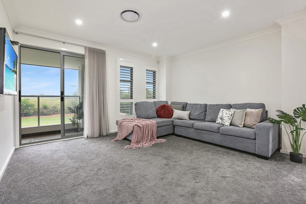 70 Lockheed Hudson Drive HORSLEY 6