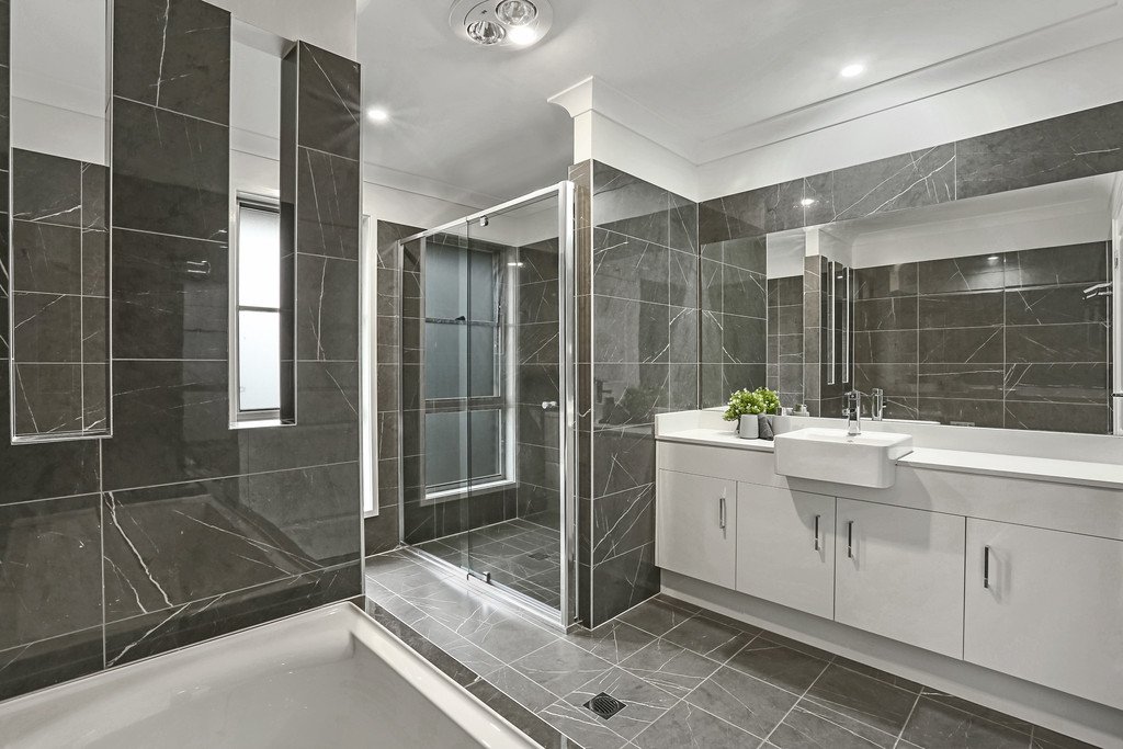 70 Lockheed Hudson Drive HORSLEY 8