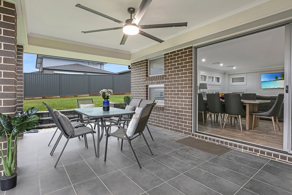 70 Lockheed Hudson Drive HORSLEY 11